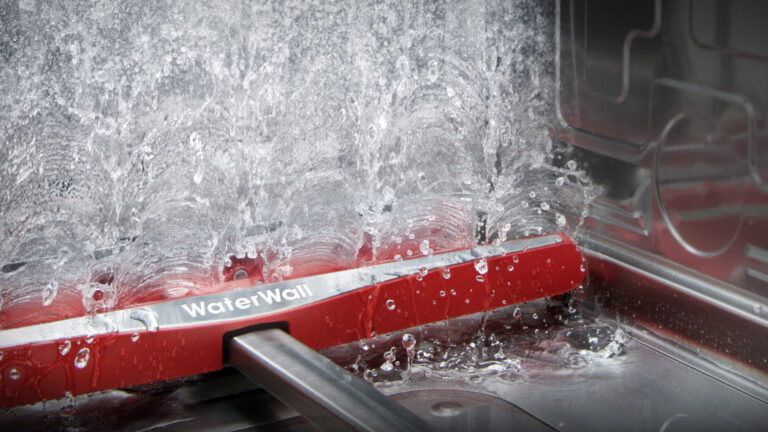 WaterWall-Technik erklärt: Geschirrspülen wie in der Autowaschanlage