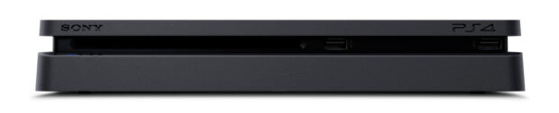 Bei der neuen PlayStation 4 hat Sony auf den Beinamen Slim verzichtet, obwohl sie merklich schlanker geworden ist (Bild: Sony)