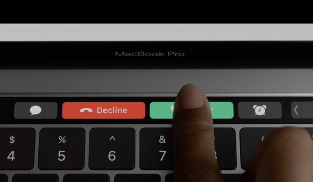 Mit der Touch Bar im neuen MacBook kann man Dinge stufenlos verstellen, die Tastatur erweitern oder auch Telefongespräche annehmen.