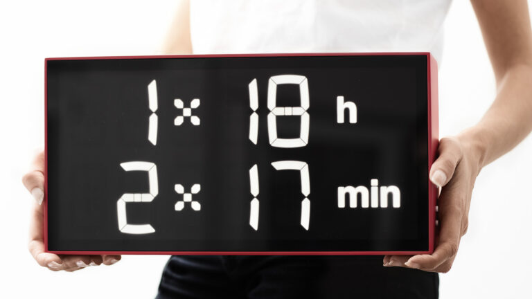 Albert Clock: Die ungewöhnliche Mathematik-Uhr ausprobiert