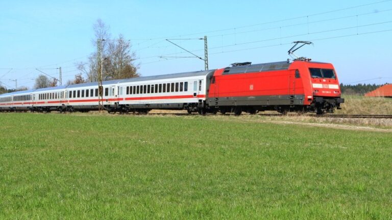 Deutsche Bahn: „Definitiv kein WLAN mehr im einstöckigen InterCity“