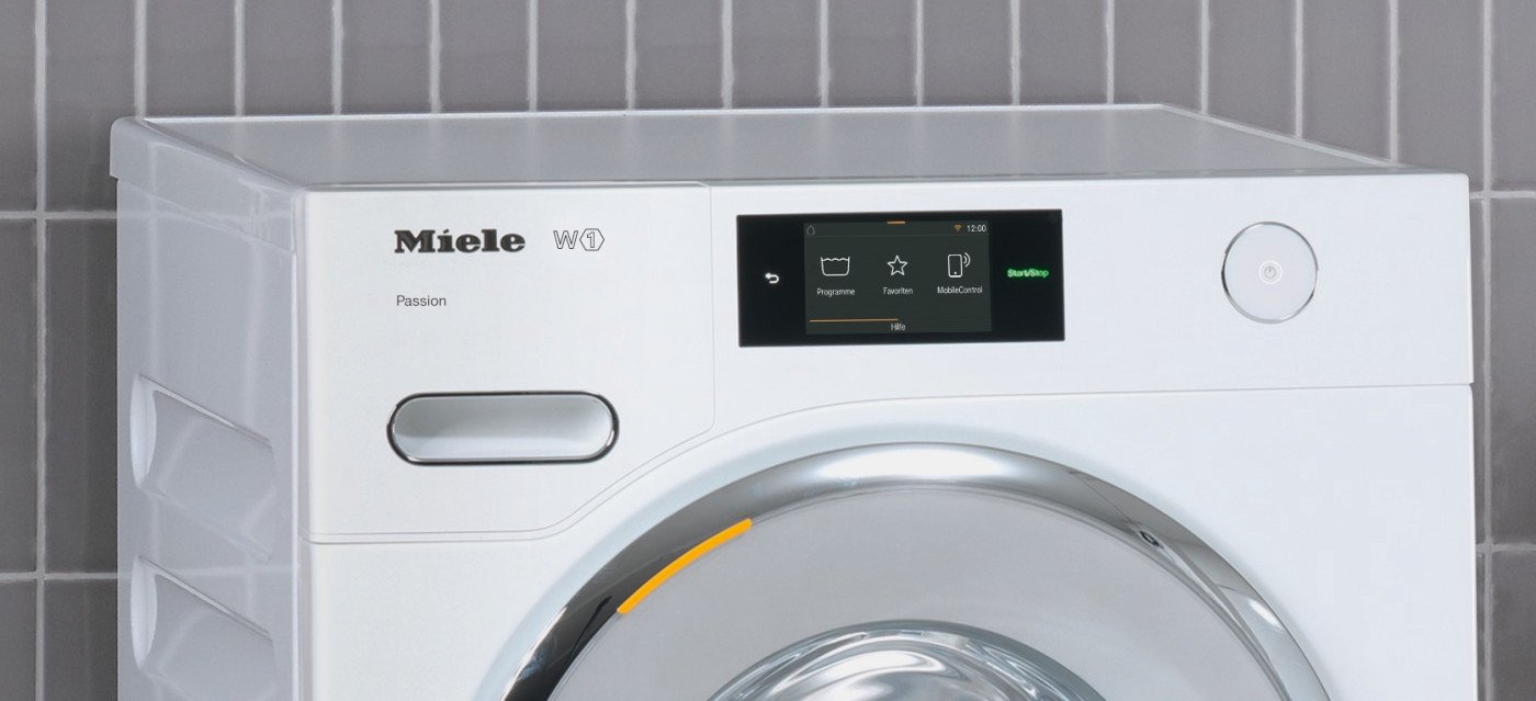 Die Waschmaschine Miele W1 Passion verfügt über zwei Wasseranschlüsse. Das kann Energie sparen (Bild: Miele)