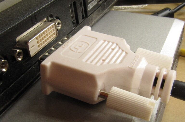 DVI ist besser als VGA - aber schlechter als HDMI. (Foto: Hartmut.krummrei / Wiki Commons)