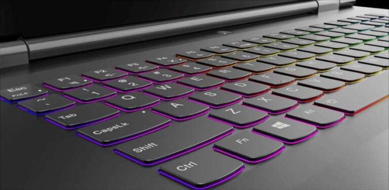 An der Corsair-Tastatur kann man erkennen, dass der Lenovo Legion Y740 ein Gaming-Laptop ist. (Foto: Lenovo)