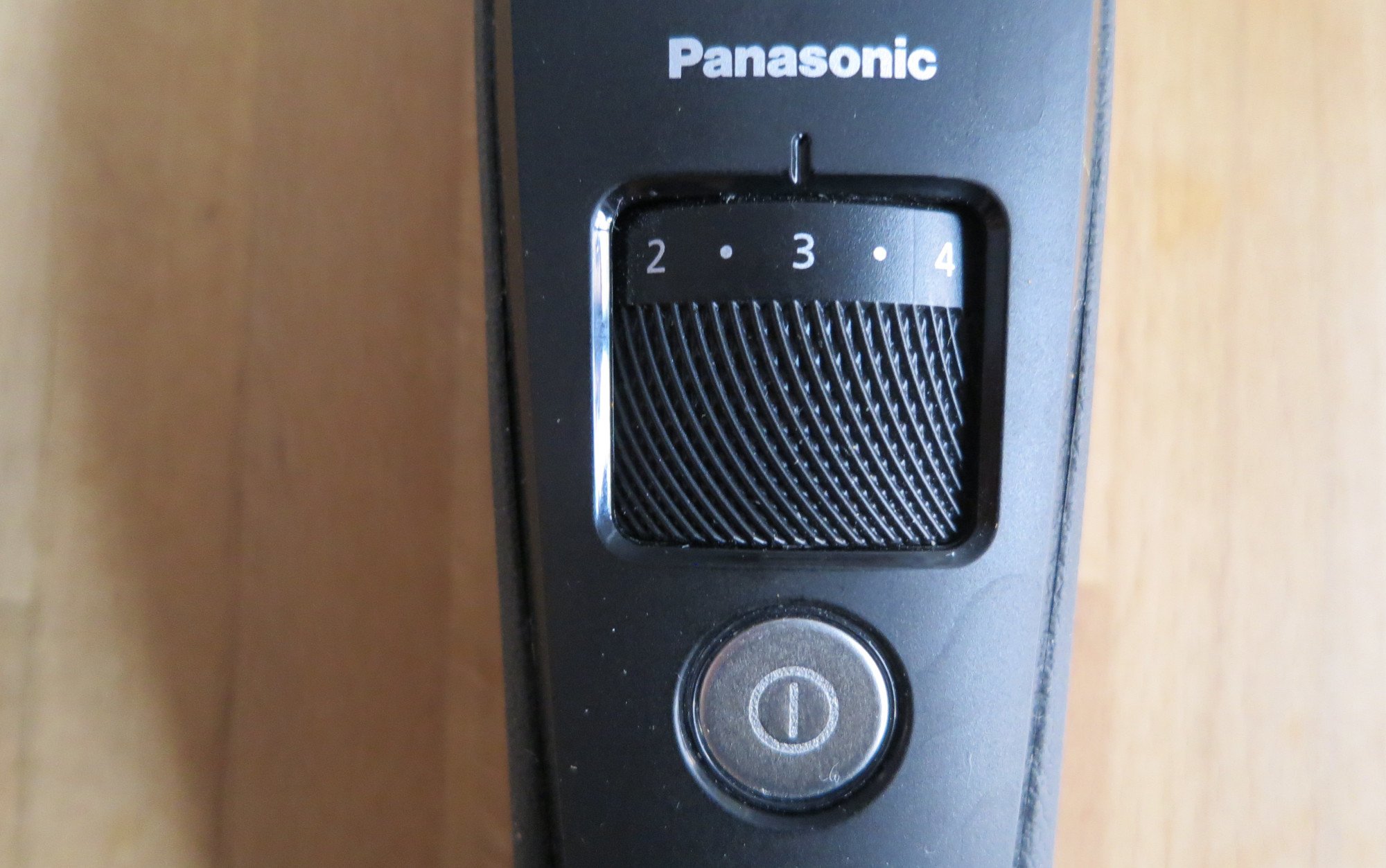 Das Drehrad zur Längeneinstellung am Panasonic ER-SB40 in sehr präzise (Bild: Peter Giesecke)