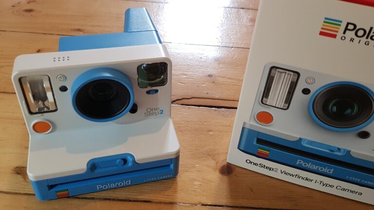 Polaroid OneStep 2 Viewfinder im Test: Schöner Retro-Spaß für Sofortbild-Liebhaber