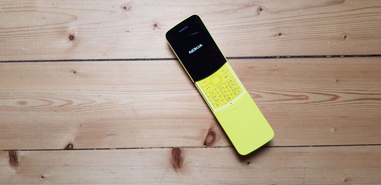 Das Nokia 8110 verfügt über KaiOS. Wäre es mit Android spannender für Käufer? (Foto: Sven Wernicke)