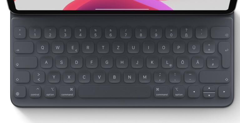 Smart Keyboard Folio: Eine (nicht ganz perfekte) Einheit aus Tastatur und iPad-Ständer.