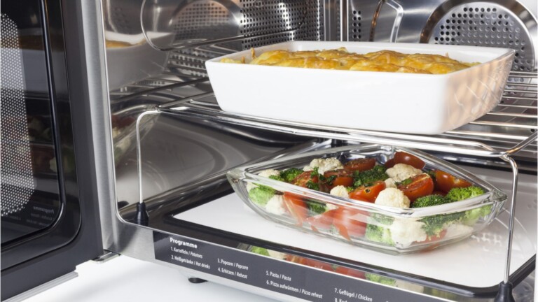 Mikrowellen mit Grill und Heißluft: Kompakte Allrounder für eure Küche