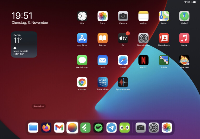 Der Homescreen und die App-Ablage Dock. Welche Apps aktiv sind, seht ihr unter iPadOS 14.1 aber anders als unter macOS nicht.