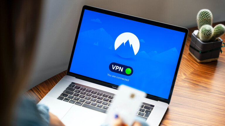 Laptop mit VPN-Verbindung