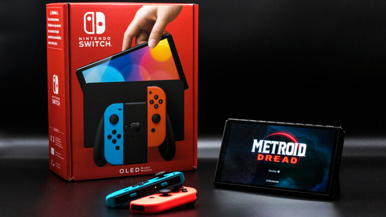 Nintendo Switch OLED und Metroid Dread