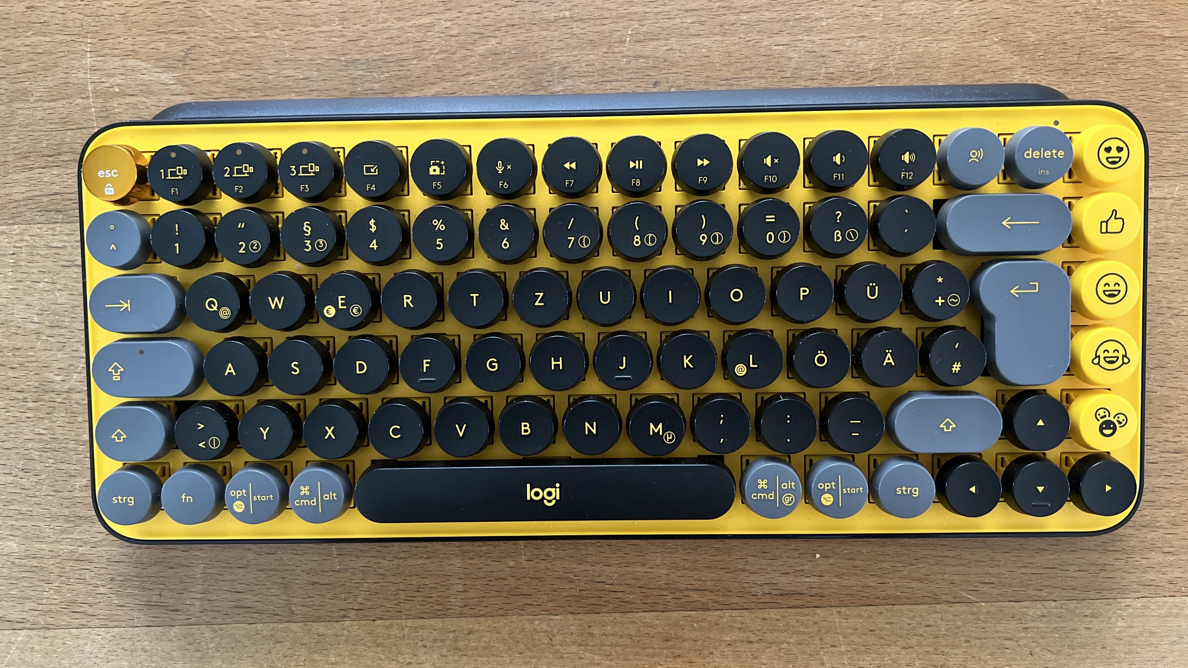 Logitech Pop Keys Tastatur: bunt und auffällig