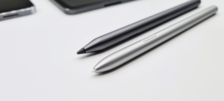 Hier im Vergleich auf den Bildern zu sehen: Galaxy Tab S7 mit S Pen und Lenovo Tab P12 Pro mit Precision Pen 3. (Foto: Sven Wernicke)