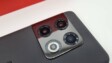 Das OnePlus 10 Pro fällt durch ein stylisches Kameramodul mit Keramik-Fläche auf. (Foto: Sven Wernicke)