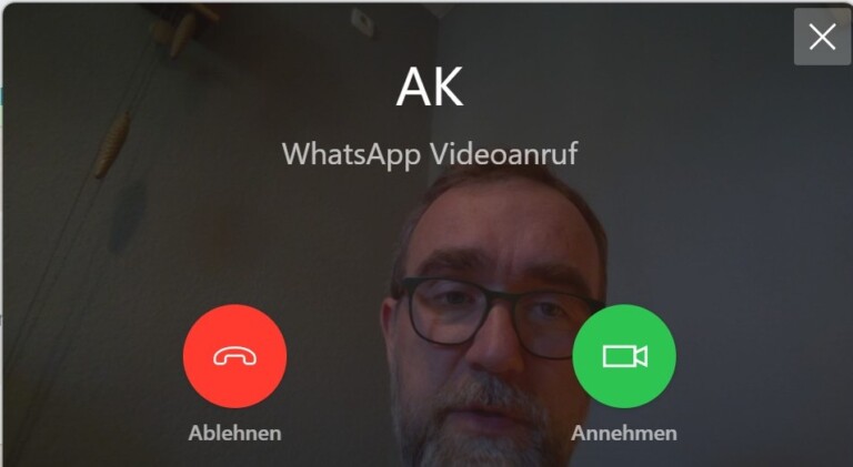 Ruft dich jemand an, kannst du auch bei WhatsApp Desktop abnehmen. (Screenshot)