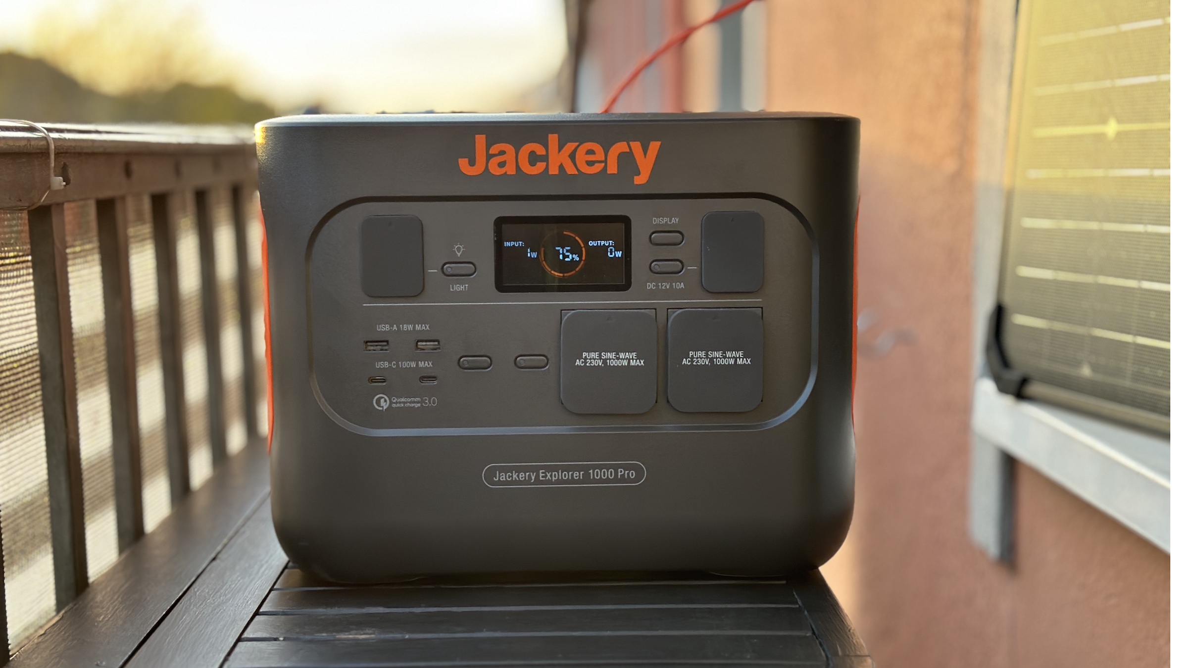 Jackery Explorer 1000 - tragbare Powerstation mit 1.002 Wh 