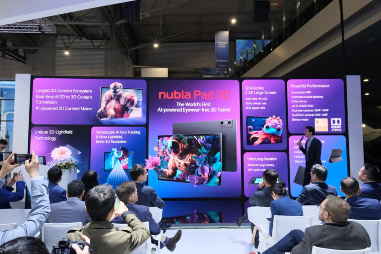 ZTE auf dem MWC 2023 in Barcelona, wo das Nubia Pad 3D gezeigt wird.