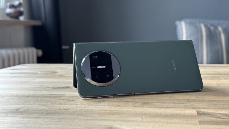 Huawei Mate X3 (Kunstleder-Rückseite und Kamera)