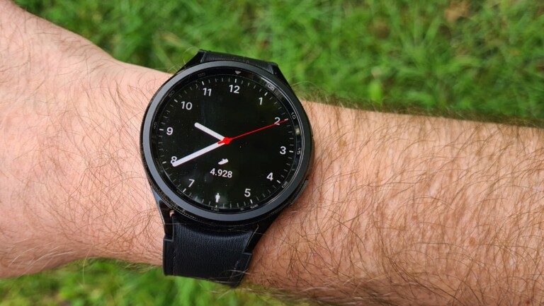 Die Watchfaces von der Galaxy Watch5 lassen sich natürlich auch verwenden. (Foto: Sven Wernicke)