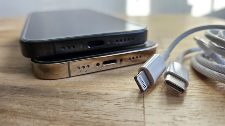 iPhone 15 Pro vs iPhone 14 Pro USB C Lightning