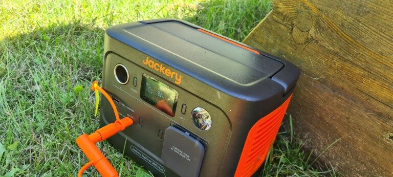Die Jackery Explorer 300 Plus sieht überall gut aus. (Foto: Sven Wernicke)
