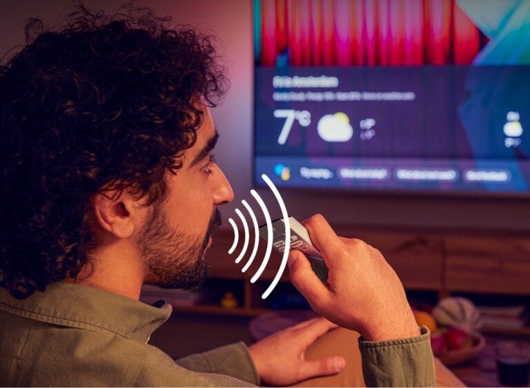 Spracheingaben erleichtern die Steuerung. Philips setzt hier auf den Google Assistant, der Bestandteil des Betriebssystems Android TV (Google TV) ist. (Foto: Philips)