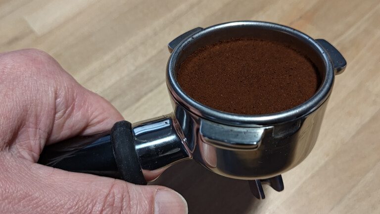 Siebeinsatz mit Kaffeepulver