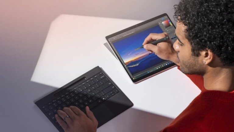 Der Surface Pro ist erstaunlich flexibel. (Foto: Microsoft)