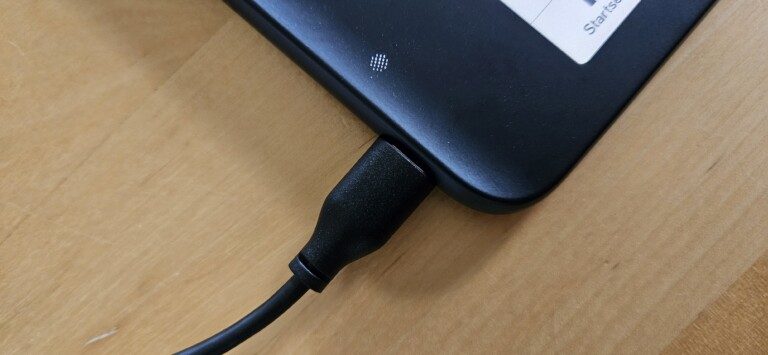 Das USB-Kabel liegt deinem Tolino bei. (Foto: Sven Wernicke)